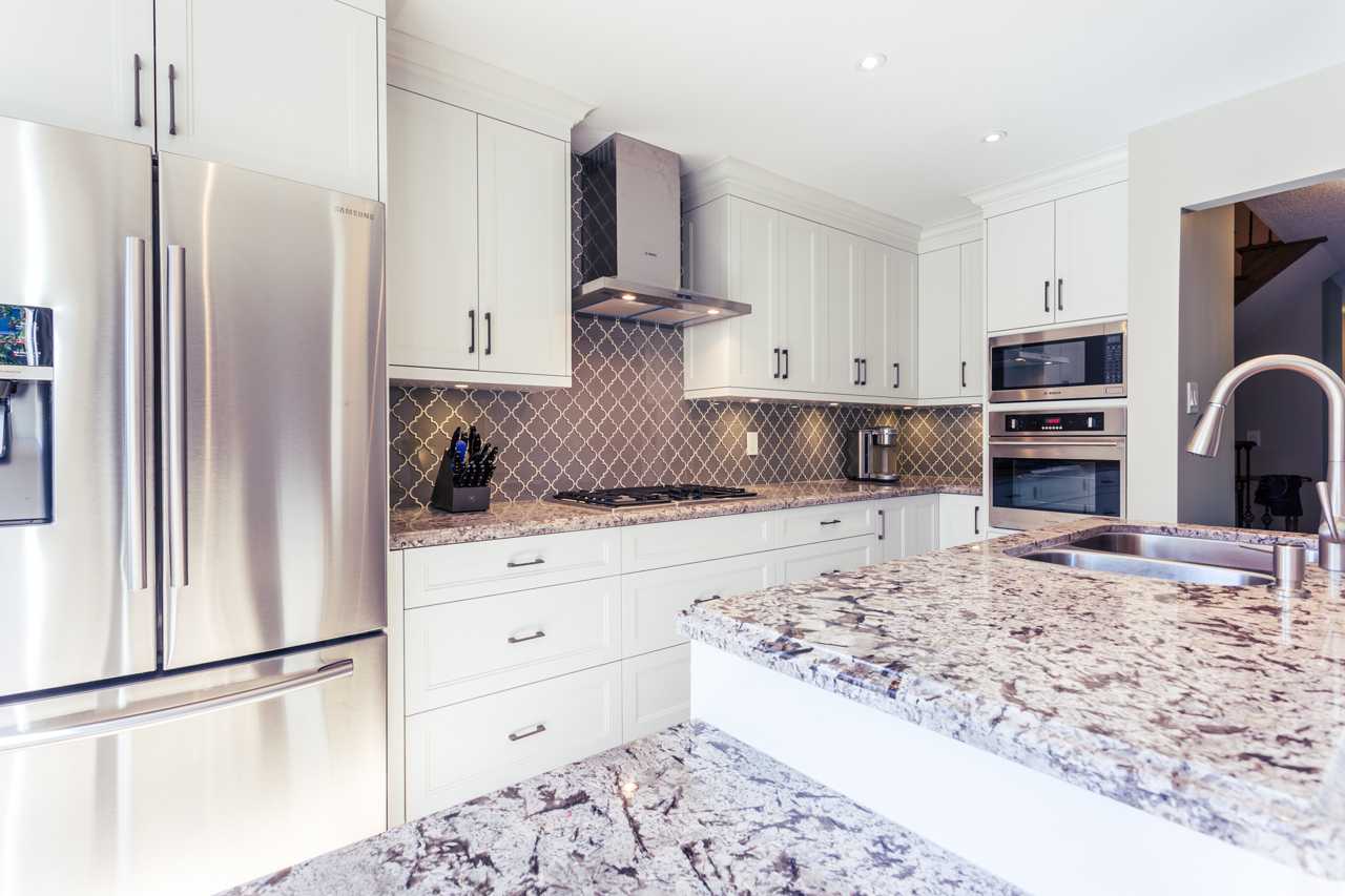 Custom transitional kitchen Luxury design Kitchen in Conley St, Thornhill